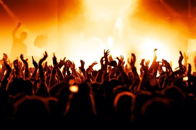 Música é a paixão número um para jovens no Reino Unido
