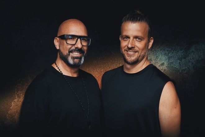 Lendário duo Chus & Ceballos retomam parceria com o novo single ‘Somos Uno’