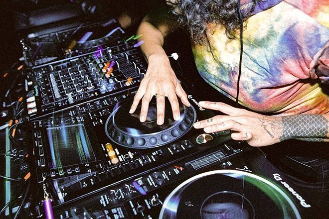 65% dos DJs dizem que não tocam sua música favorita nos próprios shows