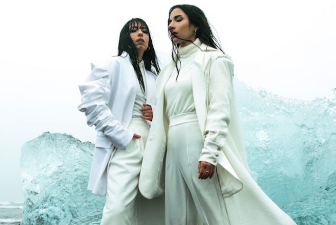 Giolì & Assia lança novo single 'Silence' e #DiesisLive filmado na lagoa glacial Fjallsarlon na Islândia