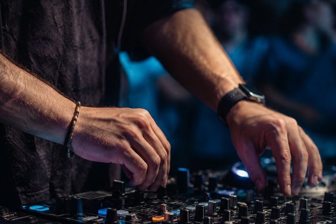 72% dos jovens se sentem inseguros trabalhando na indústria da música, revela relatório