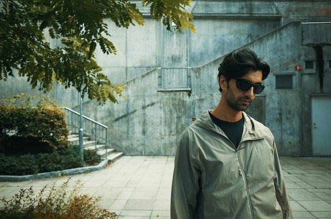 Jeremy Olander anuncia álbum de estreia When The Rain Falls pela Vivrant Music