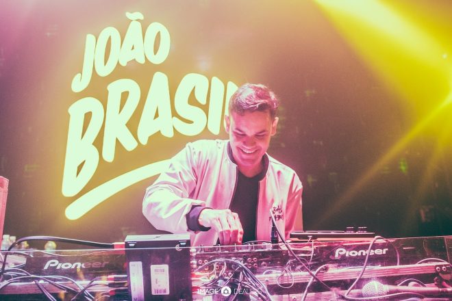 Mucho Thanks na Copa: João Brasil transforma Messi em house tropical