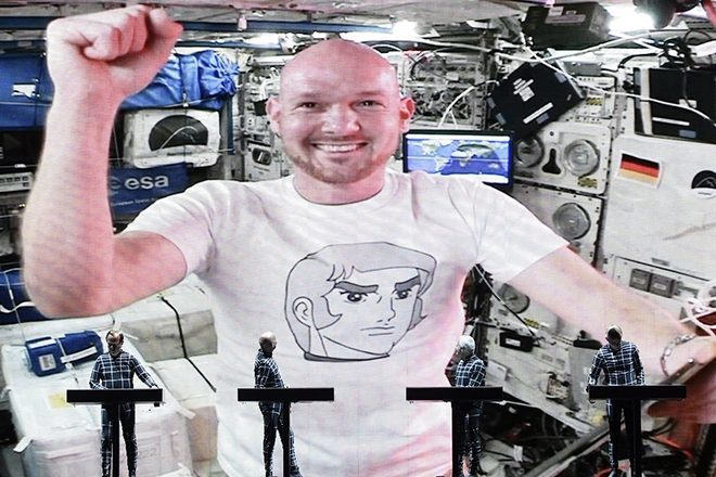 Kraftwerk inclui astronauta ao vivo de Estação Espacial em órbita (Video)