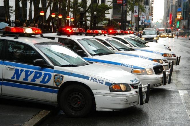 Polícia de Nova York é proibida de invadir festas sem mandado