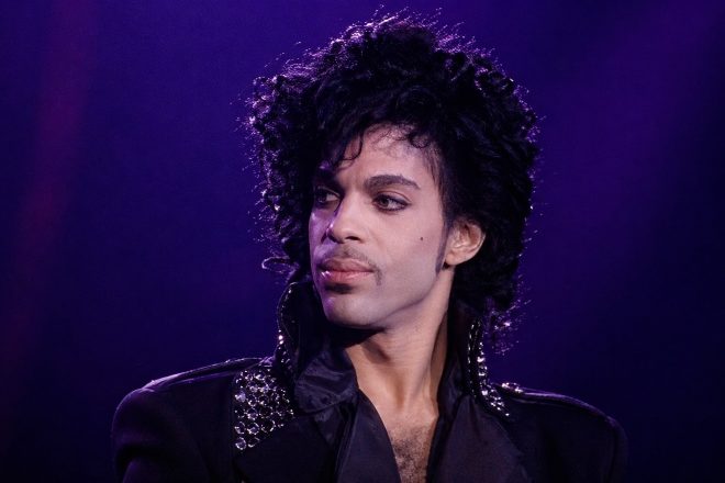 Faixa inédita de Prince “With This Tear” é divulgada no décimo aniversário de sua morte