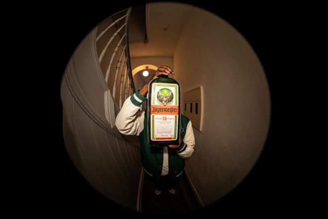 Jägermeister lança Shots & Friends, nova série dedicada à cultura noturna brasileira