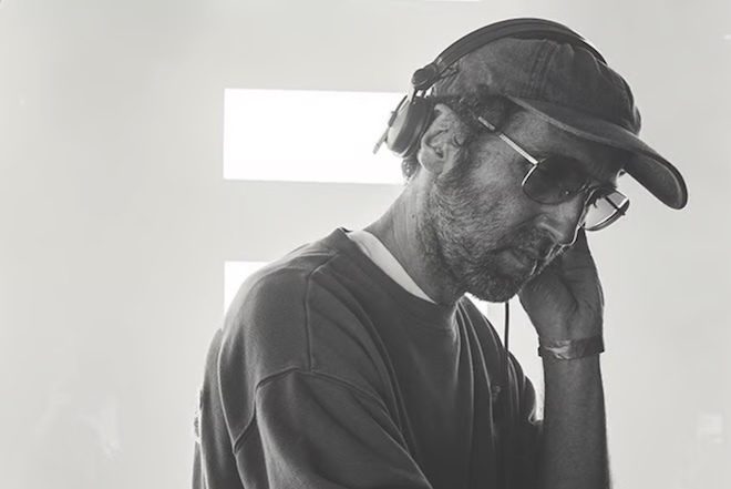 Thomas Bangalter, do Daft Punk, apresenta set surpresa em festa sem telefones na Suíça