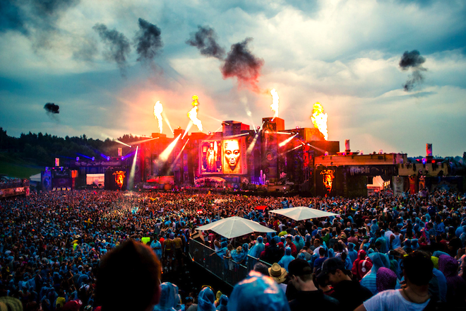 TomorrowWorld reembolsa fãs