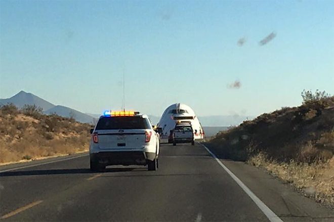 Gigantesco Art Car Jumbo 747 A Caminho Do Burning Man 