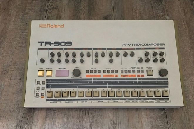 Roland TR-909 de Daft Punk está à venda