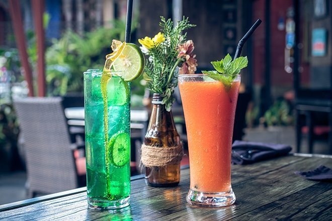 Ibiza anuncia novas regras para consumo de bebida alcoólica e multas pesadas para turistas em 2022
