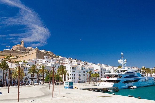 Turistas que viajarem para Ibiza sem ter hospedagem podem ser multados em €8,000
