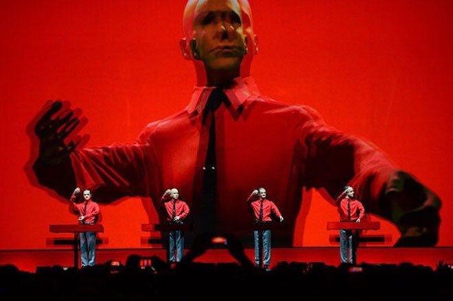 Kraftwerk lança documentário multi-formato do show 3-D da banda