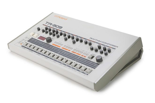 Roland Celebra Clássico TR-909 E Anuncia Chegada De Novos Produtos