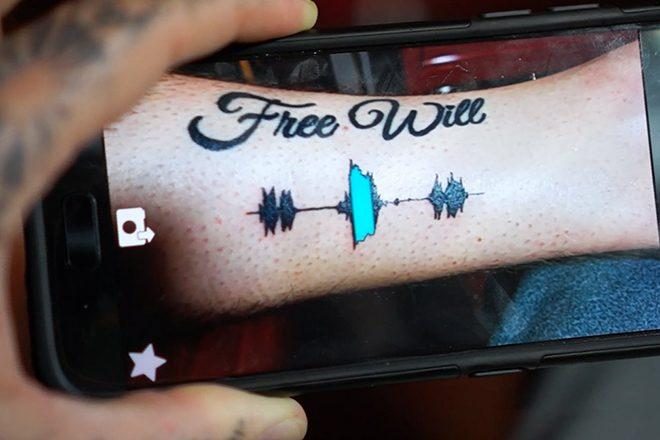 Empresa lança tatuagem que reproduz arquivos de audio