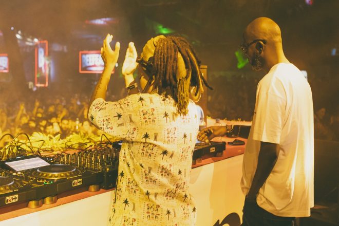 Curol abre shows da turnê do astro Black Coffee no Brasil