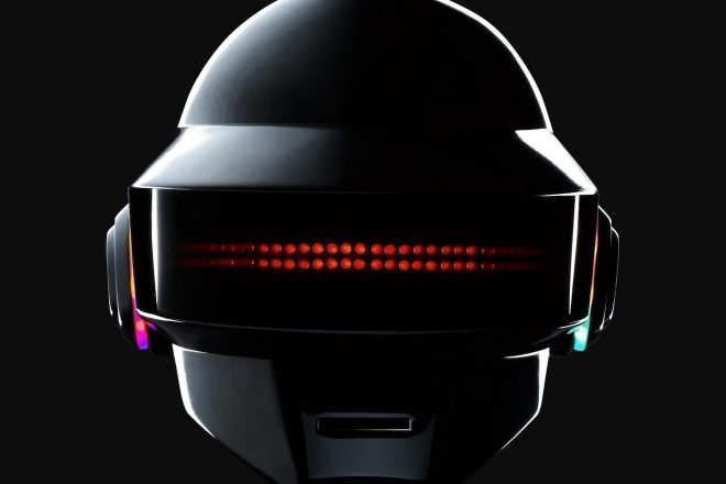 Aprenda a fazer seu próprio capacete de Daft Punk