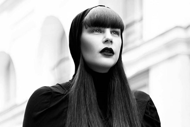 Miss Kittin: longevidade da DJ mantém electroclash vivo entre artistas mais novos da música eletrônica