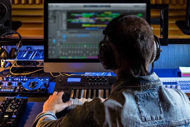 20 artistas revelam as maiores dificuldades que os novos DJs & Produtores enfrentam hoje em dia