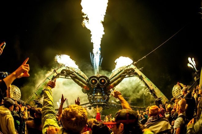 Aranha gigante do Glastonbury deve fazer apresentação especial na Copa do Mundo 2022 no Catar