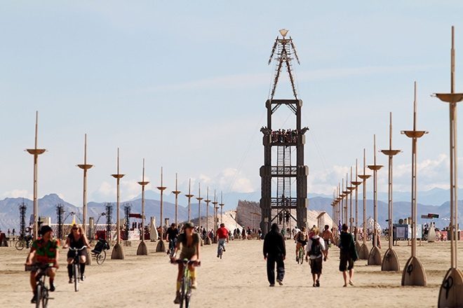 Burning Man introduz sistema de ingressos "escalonado" para 2025 após dificuldades financeiras